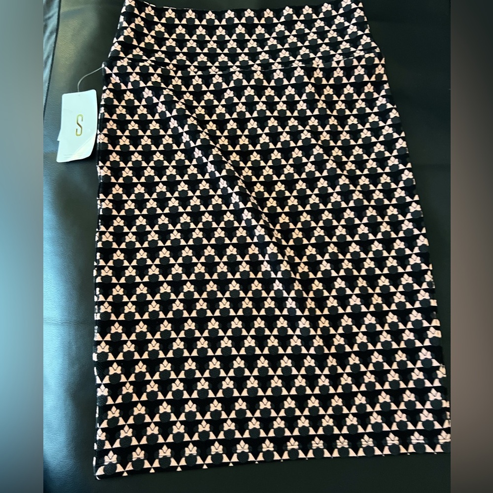 LuLaRoe Disney Minnie Mouse Cassie Style Skirt - Picture 2 of 6